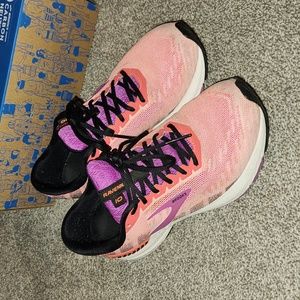 Brooks size 7
